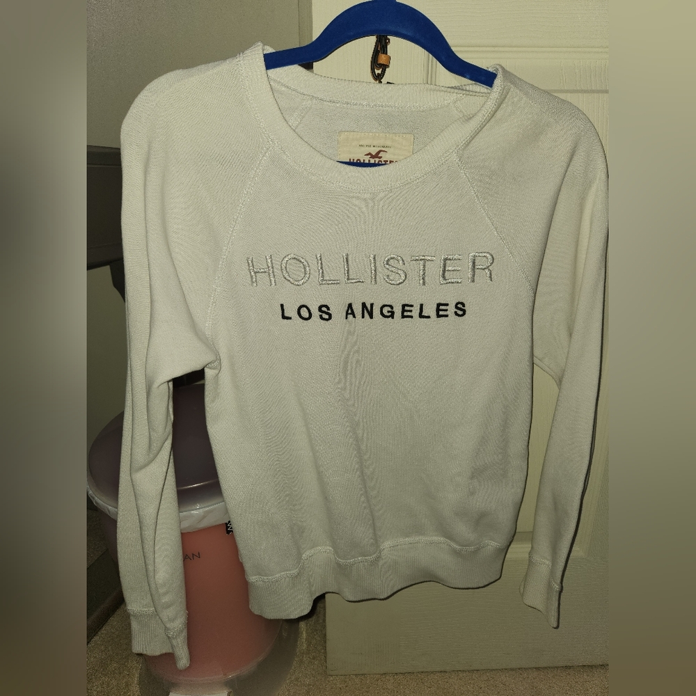 Hollister white crewneck